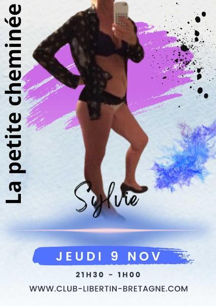 Sylvie pour son premier passage au club libertin la petite cheminée dans un esprit débridé